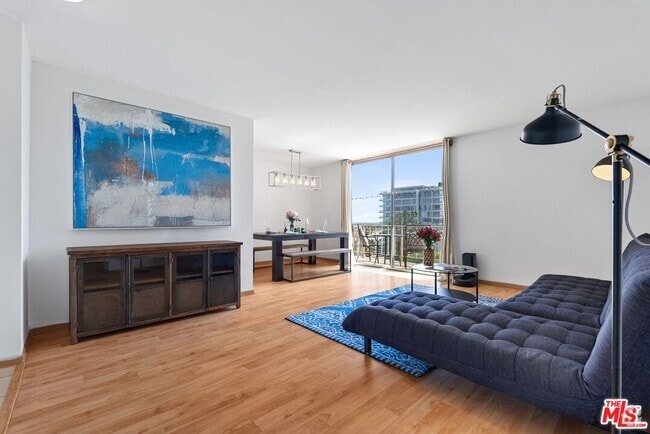 Building Photo - 100 S Doheny Dr Unit 710 Rental