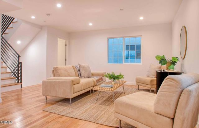 Photo - 2333 Langdale Ave