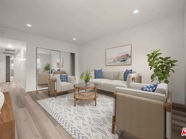 Photo - 423 S Rexford Dr Unit 202