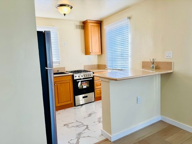 Photo - Palladian - S. Elman Street Unit ELM6724