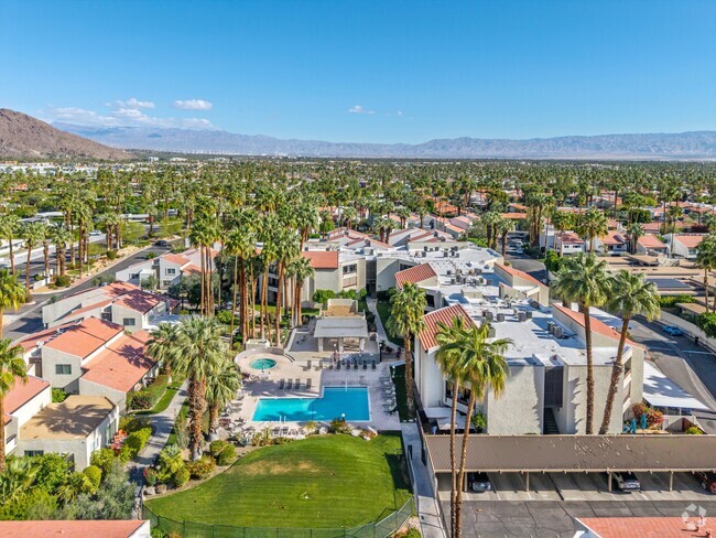 Excellent Location Fabulous Palm Springs Biltmore II - 1490 S Camino Real Unit 208 Rental