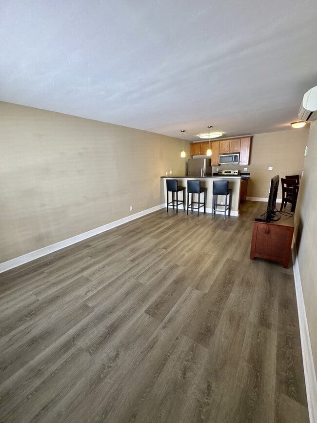 Photo - 10982 Roebling Ave