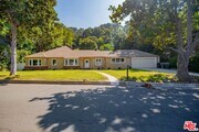 Photo - 2760 E Glenoaks Blvd House