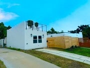 Photo - Welcome to your Contemporary Casita in the... House