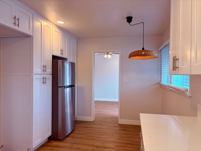 Photo - 195 E Hullett St