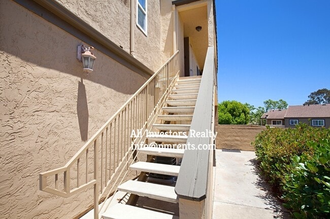 Photo - 5025 Los Morros Way