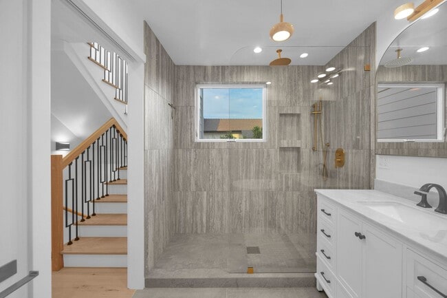 Photo - 301 Lugonia St Unit 301 1/2