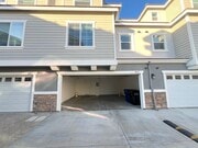 Photo - 4 Bedroom townhome available now in Cypress