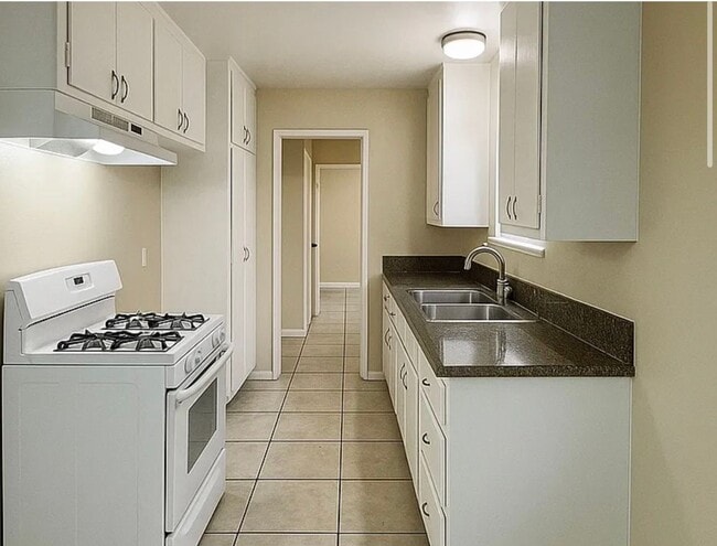 Photo - 345 E Louise St Unit 02