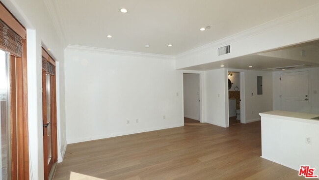 Photo - 930 S Robertson Blvd Unit 603