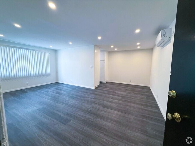 Building Photo - 525 Fischer St Rental