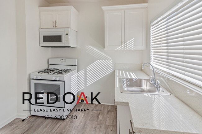 Photo - 979 S Oxford Ave Condo Unit 106