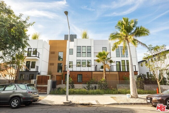 Photo - 547 N Sweetzer Ave Unit 303