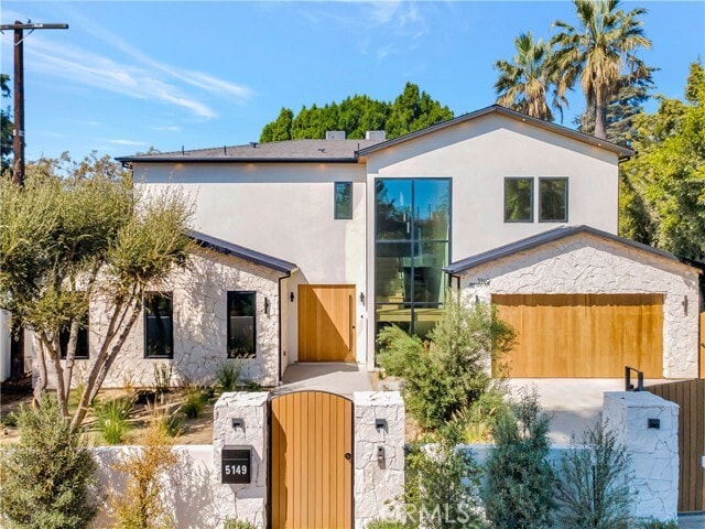 Photo - 5149 Beeman Ave