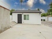 Photo - "Charming Reseda Retreat: Cozy 1-Bedroom with Stylish Granite Accents!"