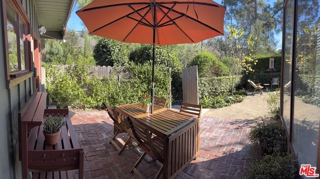 Building Photo - 2731 N Beverly Glen Blvd