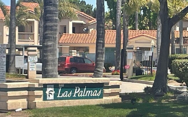 Building Photo - Bright and Fresh Downstairs 1 bedroom Condo at Las Palmas