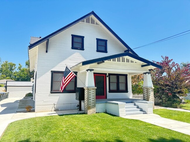 Historic renovated 3 bedroom Craftsman In ... - Historic renovated 3 bedroom Craftsman In ... Apartment Unit 181 N. Waverly Street
