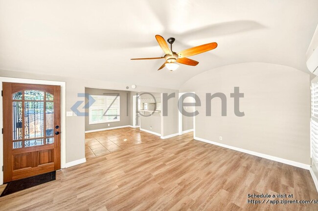 Building Photo - 1765 Stanley Ave