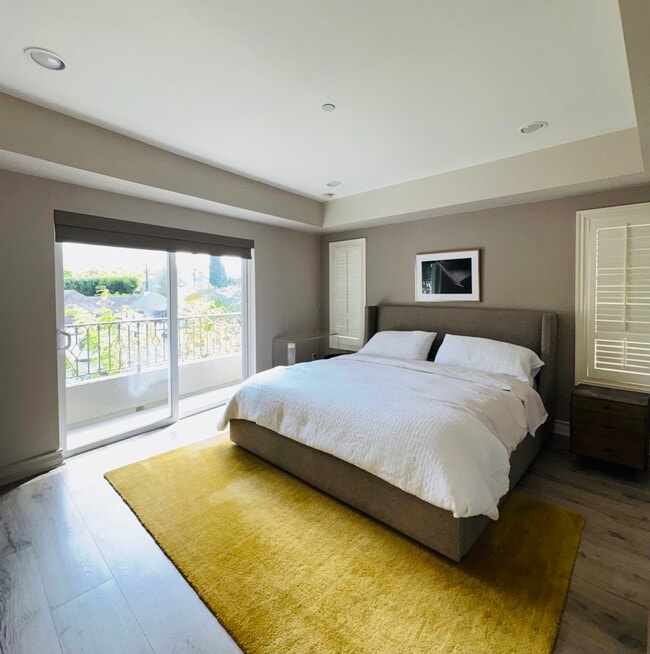 Building Photo - 2101 S Beverly Glen Blvd Unit Beverly Glen