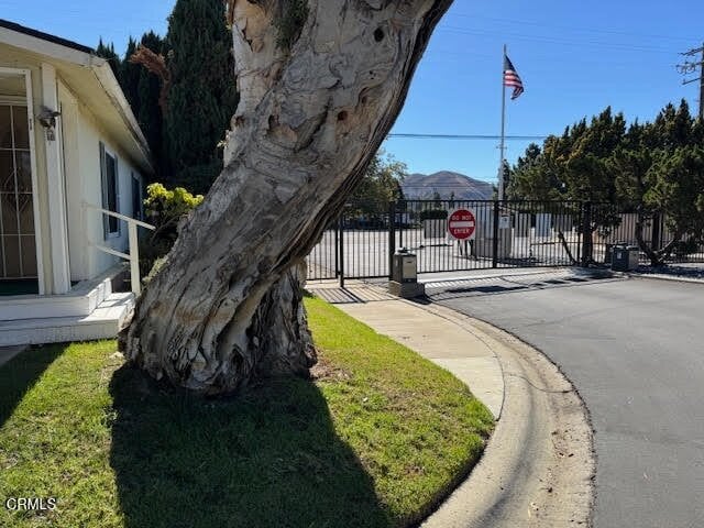 Photo - 975 W Telegraph Rd