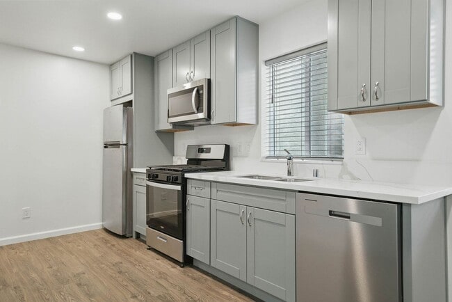 Building Photo - 1736-40 Dahlia Ave Unit 1734 #1