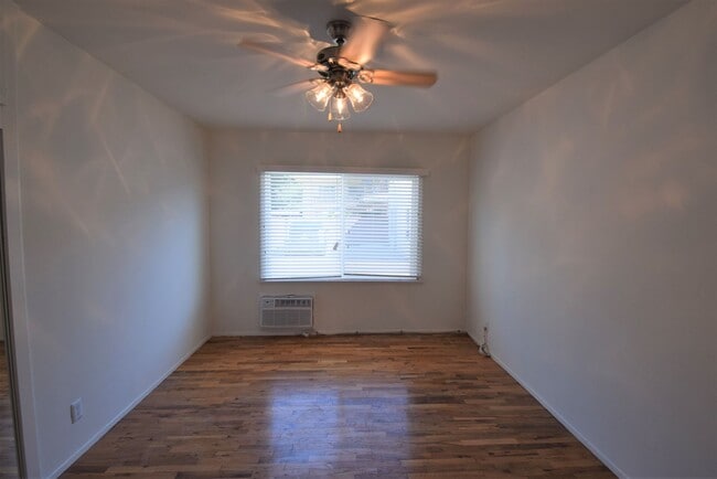 Photo - 5220-26 Radford Avenue Unit 5226-03