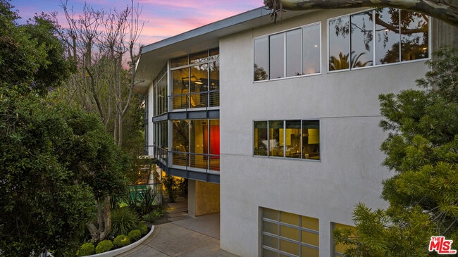 Photo - 2207 Bowmont Dr House