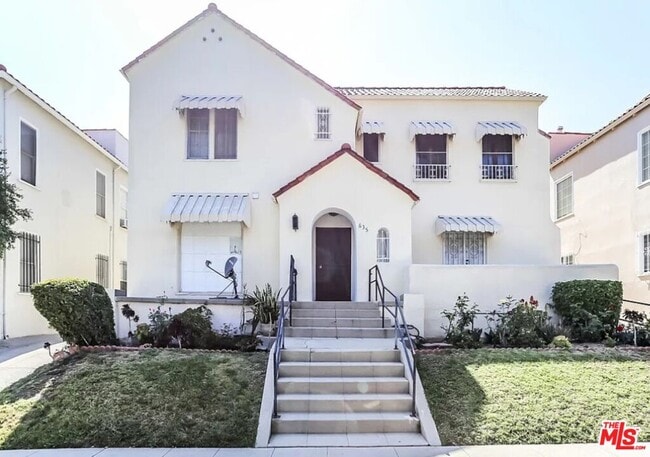 Photo - 635 N Plymouth Blvd Unit 4