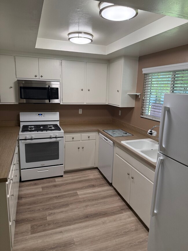 Kitchen Stove and Microwave - 1441 Prospect Ave Unit # B