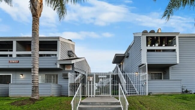 Photo - 20930 Parthenia St Unit 121