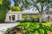 Photo - 130 Le Doux Rd House
