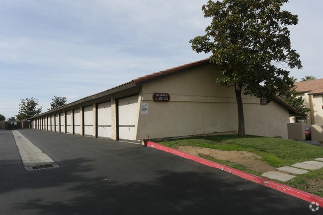 Garages - Valley View Village Apartments