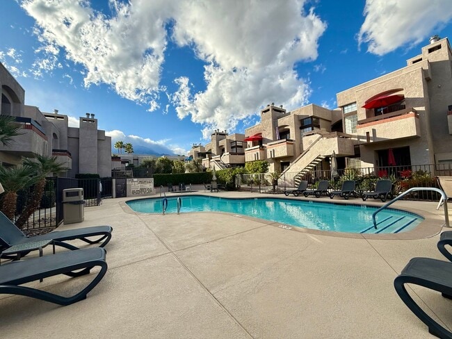 Building Photo - 2601 S Broadmoor Dr Unit 63