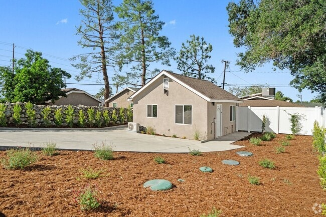 Building Photo - 1318 Malachite Ave Unit B Rental
