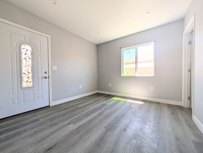 Photo - 2227 Greenwood St