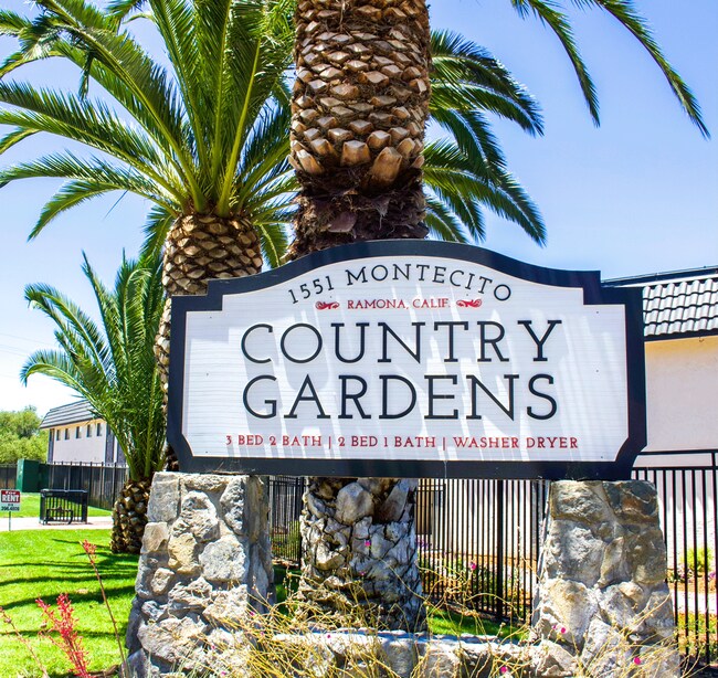 Photo - Country Gardens