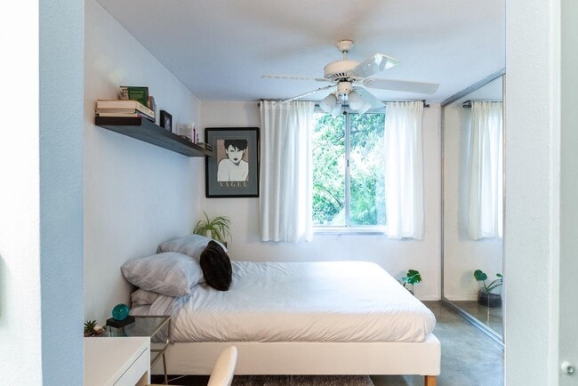 Building Photo - 256 S La Fayette Park Pl Unit 111