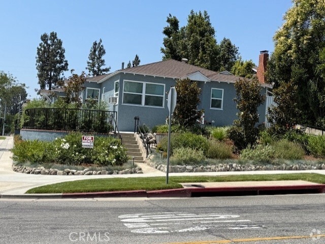 Building Photo - 1000 N Glenoaks Blvd Rental