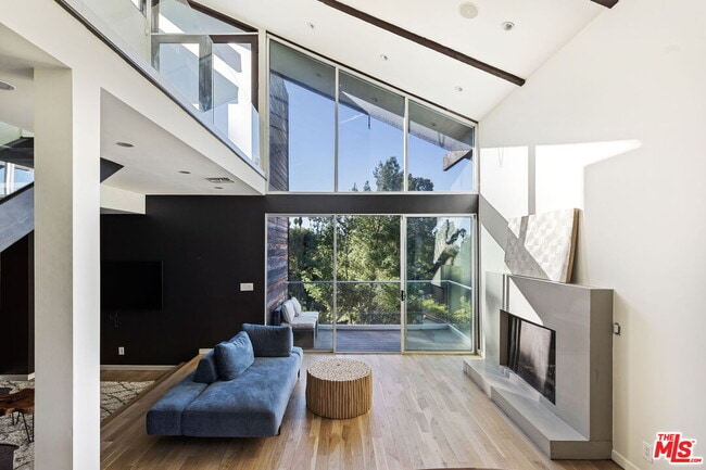 Building Photo - 5636 Tuxedo Terrace