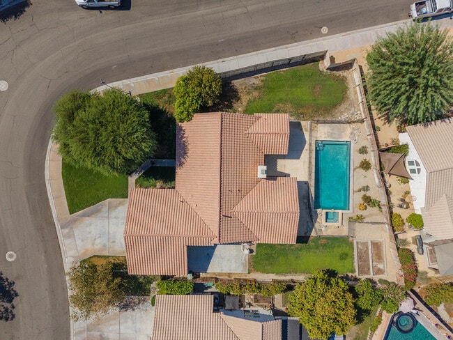 Building Photo - 44435 Buttercup Ln