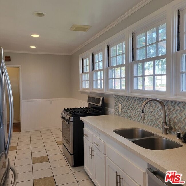 Photo - 2781 N Bellflower Blvd