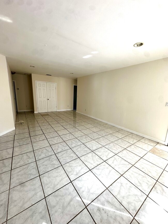 Photo - 14684 Nurmi St