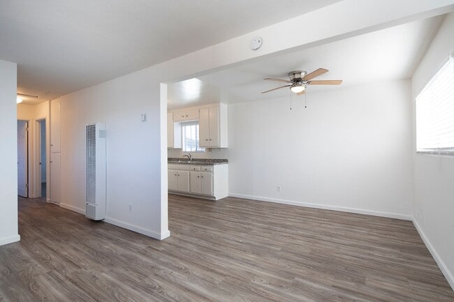 Building Photo - 4837 Santa Cruz Ave Unit 4837-B