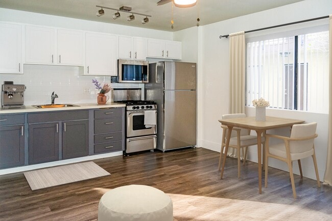 Photo - Seapointe Village