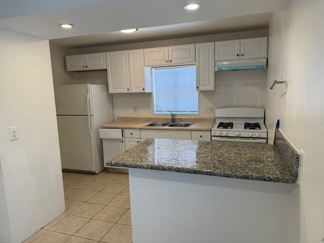 Photo - Sycamore Rd Unit C