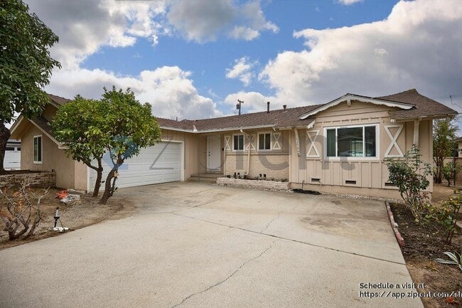 Photo - 630 La Presa Dr