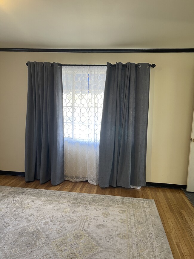 Photo - 1431 1/2 N Allen Ave Unit Studio with full kitchen