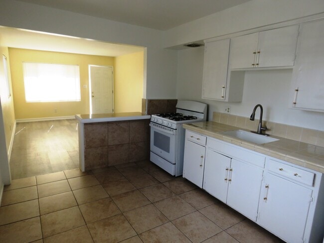 Photo - 1438 E 16th St Unit Apartment A
