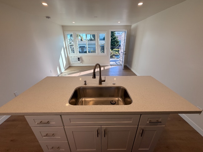 Photo - 1443 Linden Ave Unit 1447